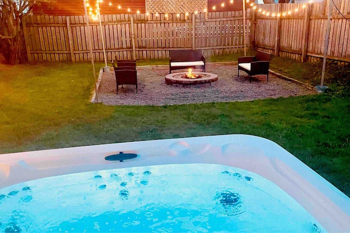 The Benefits of Having a Hot Tub at Your Airbnb and VRBO Property